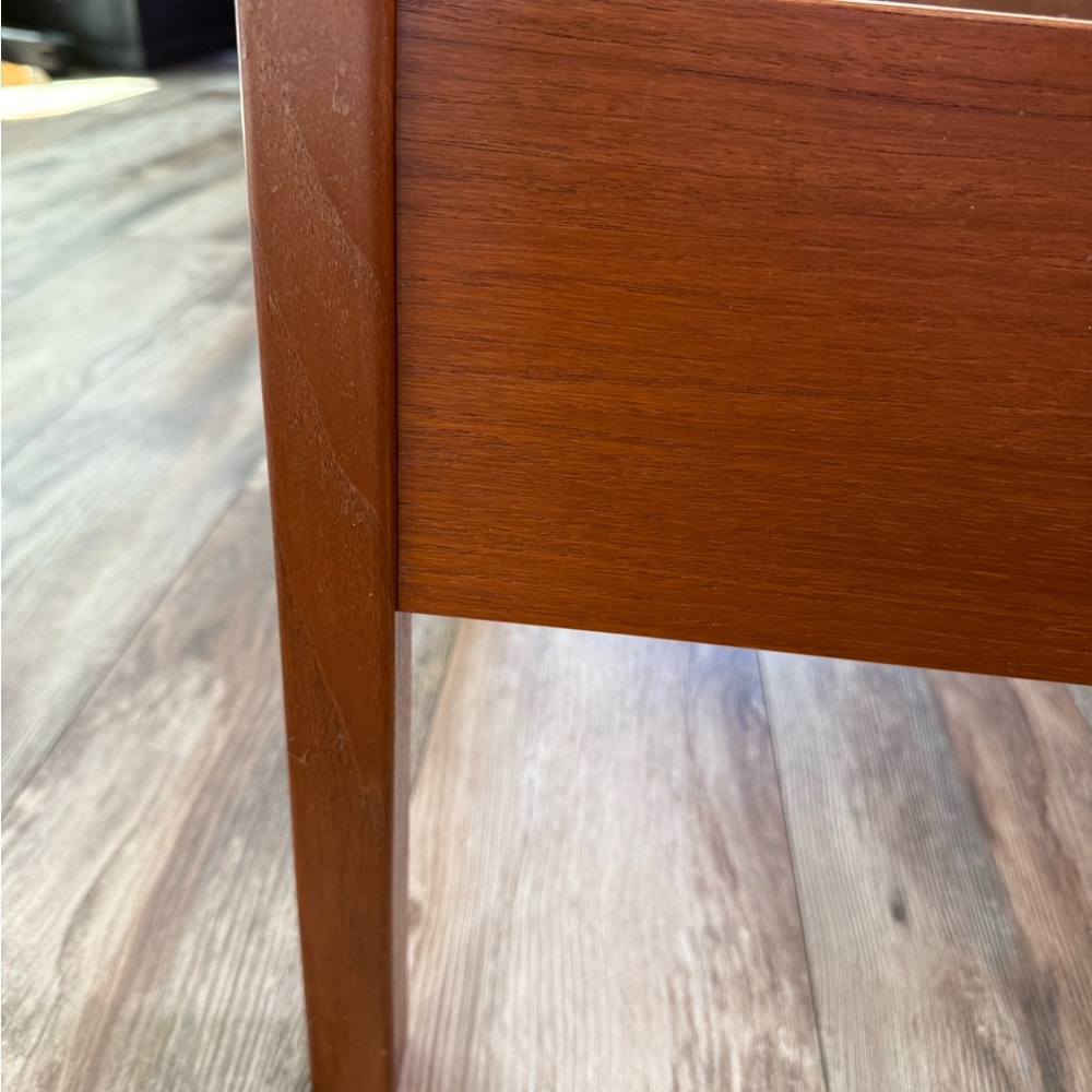 Modernist Danish Teak Planter w/ Insert in the style of Spottrup -Stolefabrik - Picture 10 of 14